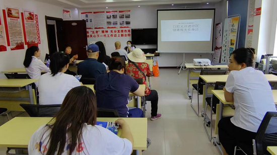 2023.8.10科尔沁区科协开展“口腔义诊进社区 健康服务在身边”活动2