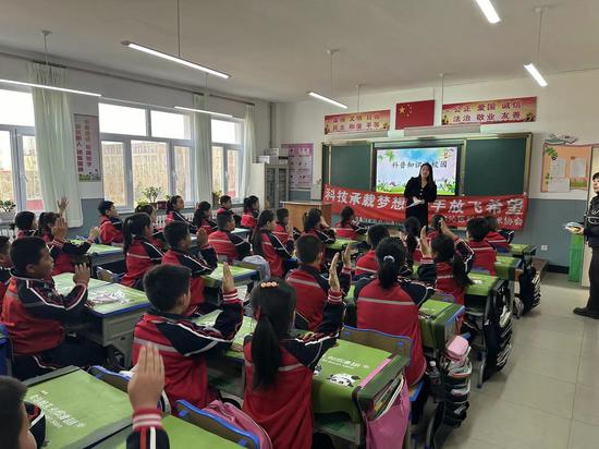 2024.3.21科技承载梦想 携手放飞希望——科尔沁区科协开展全区中小学科普知识竞赛活动1