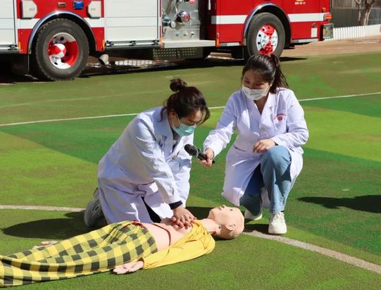 2024.4.1消防安全 携手“童”行——科尔沁区科协开展幼儿园消防安全急救技能知识培训4