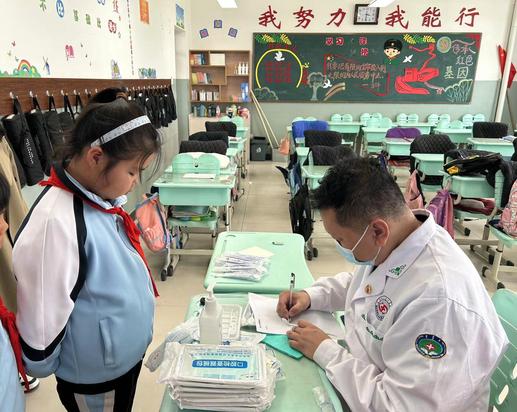 2024.4.15科尔沁区科协开展中（蒙）医药文化科普进校园活动3