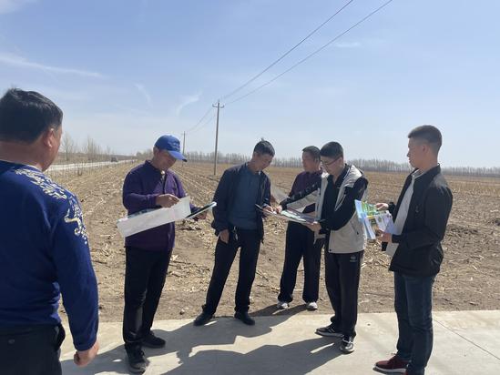 2024.4.25万象“耕”新不负春 一线送“技”助耕忙——科尔沁区科协“科技工作者服务基层助力乡村振兴”活动持续推进4