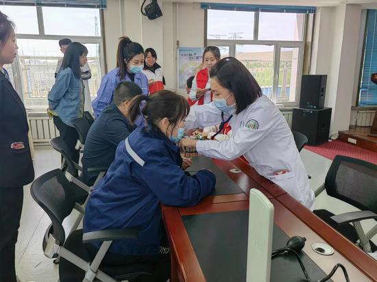 390ebb8a080ffcceaa250b434f3c155