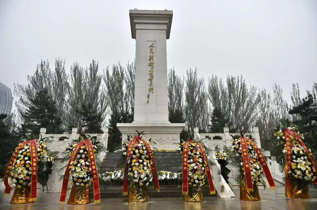 缅怀革命先烈 传承红色精神 市直科协系统开展清明祭英烈主题党日活动1