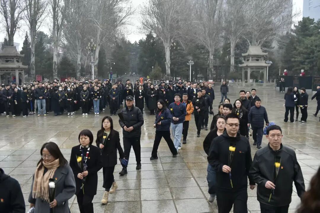 缅怀革命先烈 传承红色精神 市直科协系统开展清明祭英烈主题党日活动5