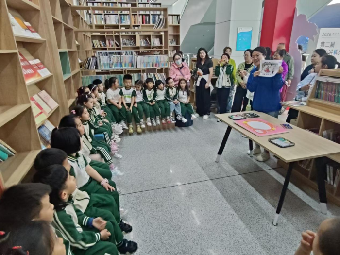 绘就民族团结同心画卷1
