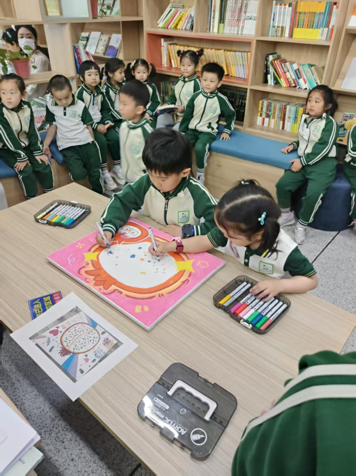 绘就民族团结同心画卷2