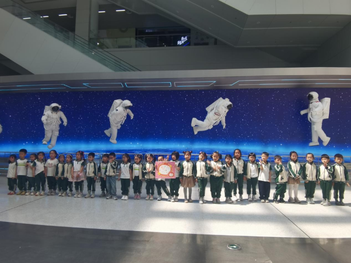 绘就民族团结同心画卷3