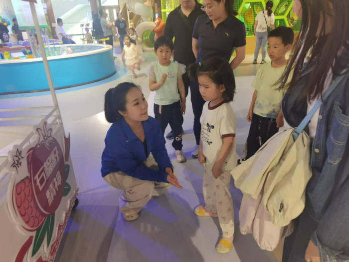 绘就民族团结同心画卷4