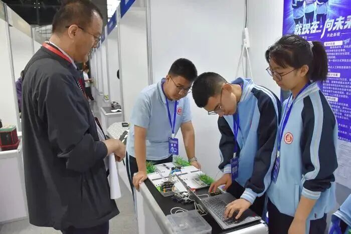 通辽市在第 40 届内蒙古自治区青少年科技创新大赛决赛斩获佳绩2