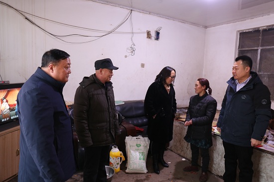 问冷暖 话家常.jpg